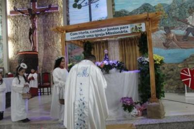 Nem a Chuva atrapalhou a FÃ© dos filhos de Nossa Senhora, que lotaram o SantuÃ¡rio para o Ãºltimo dia da Novena da Padroeira