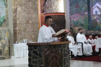 Nem a Chuva atrapalhou a FÃ© dos filhos de Nossa Senhora, que lotaram o SantuÃ¡rio para o Ãºltimo dia da Novena da Padroeira