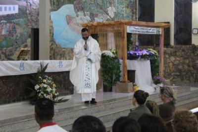 Nem a Chuva atrapalhou a FÃ© dos filhos de Nossa Senhora, que lotaram o SantuÃ¡rio para o Ãºltimo dia da Novena da Padroeira