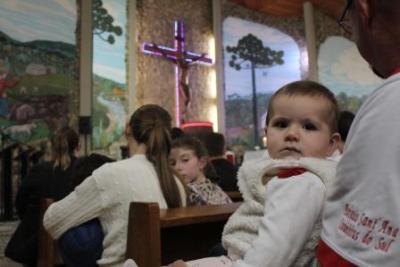 Nem a Chuva atrapalhou a FÃ© dos filhos de Nossa Senhora, que lotaram o SantuÃ¡rio para o Ãºltimo dia da Novena da Padroeira