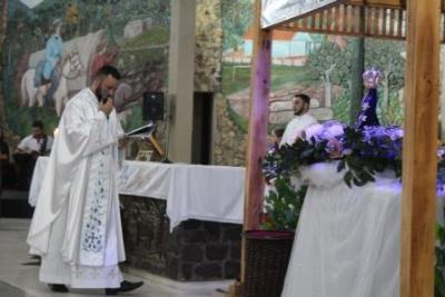 Nem a Chuva atrapalhou a FÃ© dos filhos de Nossa Senhora, que lotaram o SantuÃ¡rio para o Ãºltimo dia da Novena da Padroeira