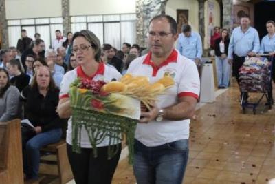 Nem a Chuva atrapalhou a FÃ© dos filhos de Nossa Senhora, que lotaram o SantuÃ¡rio para o Ãºltimo dia da Novena da Padroeira
