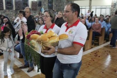 Nem a Chuva atrapalhou a FÃ© dos filhos de Nossa Senhora, que lotaram o SantuÃ¡rio para o Ãºltimo dia da Novena da Padroeira