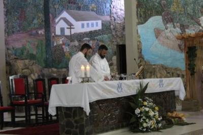 Nem a Chuva atrapalhou a FÃ© dos filhos de Nossa Senhora, que lotaram o SantuÃ¡rio para o Ãºltimo dia da Novena da Padroeira