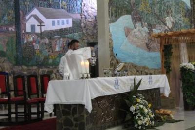 Nem a Chuva atrapalhou a FÃ© dos filhos de Nossa Senhora, que lotaram o SantuÃ¡rio para o Ãºltimo dia da Novena da Padroeira
