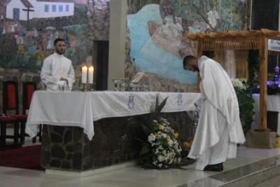Nem a Chuva atrapalhou a FÃ© dos filhos de Nossa Senhora, que lotaram o SantuÃ¡rio para o Ãºltimo dia da Novena da Padroeira