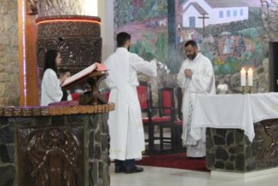 Nem a Chuva atrapalhou a FÃ© dos filhos de Nossa Senhora, que lotaram o SantuÃ¡rio para o Ãºltimo dia da Novena da Padroeira
