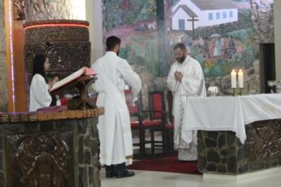 Nem a Chuva atrapalhou a FÃ© dos filhos de Nossa Senhora, que lotaram o SantuÃ¡rio para o Ãºltimo dia da Novena da Padroeira