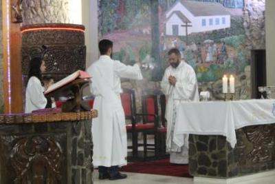 Nem a Chuva atrapalhou a FÃ© dos filhos de Nossa Senhora, que lotaram o SantuÃ¡rio para o Ãºltimo dia da Novena da Padroeira