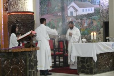 Nem a Chuva atrapalhou a FÃ© dos filhos de Nossa Senhora, que lotaram o SantuÃ¡rio para o Ãºltimo dia da Novena da Padroeira