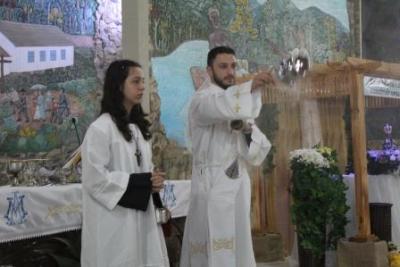 Nem a Chuva atrapalhou a FÃ© dos filhos de Nossa Senhora, que lotaram o SantuÃ¡rio para o Ãºltimo dia da Novena da Padroeira