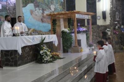 Nem a Chuva atrapalhou a FÃ© dos filhos de Nossa Senhora, que lotaram o SantuÃ¡rio para o Ãºltimo dia da Novena da Padroeira