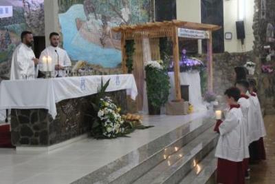 Nem a Chuva atrapalhou a FÃ© dos filhos de Nossa Senhora, que lotaram o SantuÃ¡rio para o Ãºltimo dia da Novena da Padroeira