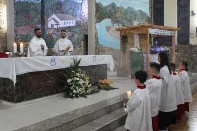 Nem a Chuva atrapalhou a FÃ© dos filhos de Nossa Senhora, que lotaram o SantuÃ¡rio para o Ãºltimo dia da Novena da Padroeira