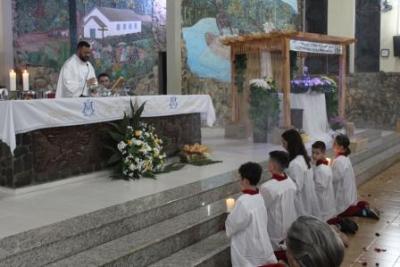 Nem a Chuva atrapalhou a FÃ© dos filhos de Nossa Senhora, que lotaram o SantuÃ¡rio para o Ãºltimo dia da Novena da Padroeira