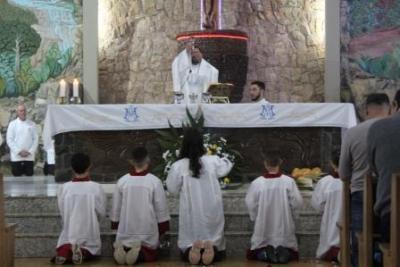 Nem a Chuva atrapalhou a FÃ© dos filhos de Nossa Senhora, que lotaram o SantuÃ¡rio para o Ãºltimo dia da Novena da Padroeira