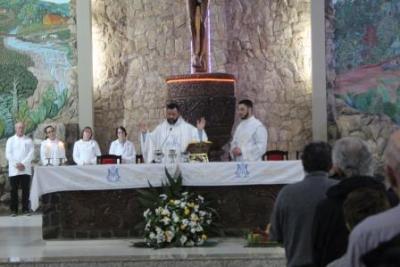 Nem a Chuva atrapalhou a FÃ© dos filhos de Nossa Senhora, que lotaram o SantuÃ¡rio para o Ãºltimo dia da Novena da Padroeira
