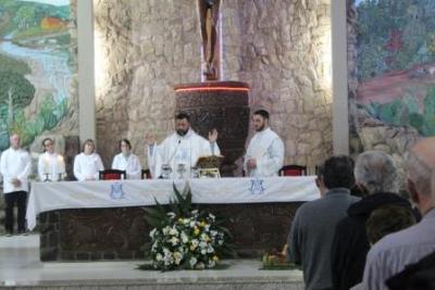 Nem a Chuva atrapalhou a FÃ© dos filhos de Nossa Senhora, que lotaram o SantuÃ¡rio para o Ãºltimo dia da Novena da Padroeira