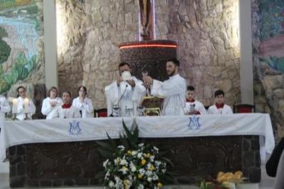 Nem a Chuva atrapalhou a FÃ© dos filhos de Nossa Senhora, que lotaram o SantuÃ¡rio para o Ãºltimo dia da Novena da Padroeira