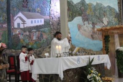 Nem a Chuva atrapalhou a FÃ© dos filhos de Nossa Senhora, que lotaram o SantuÃ¡rio para o Ãºltimo dia da Novena da Padroeira