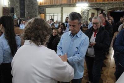 Nem a Chuva atrapalhou a FÃ© dos filhos de Nossa Senhora, que lotaram o SantuÃ¡rio para o Ãºltimo dia da Novena da Padroeira
