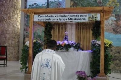 Nem a Chuva atrapalhou a FÃ© dos filhos de Nossa Senhora, que lotaram o SantuÃ¡rio para o Ãºltimo dia da Novena da Padroeira