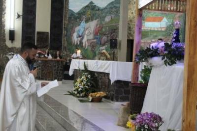 Nem a Chuva atrapalhou a FÃ© dos filhos de Nossa Senhora, que lotaram o SantuÃ¡rio para o Ãºltimo dia da Novena da Padroeira