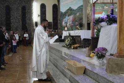 Nem a Chuva atrapalhou a FÃ© dos filhos de Nossa Senhora, que lotaram o SantuÃ¡rio para o Ãºltimo dia da Novena da Padroeira