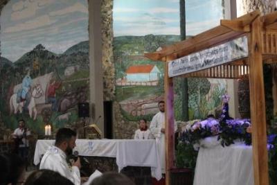 Nem a Chuva atrapalhou a FÃ© dos filhos de Nossa Senhora, que lotaram o SantuÃ¡rio para o Ãºltimo dia da Novena da Padroeira