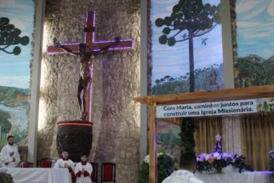 Nem a Chuva atrapalhou a FÃ© dos filhos de Nossa Senhora, que lotaram o SantuÃ¡rio para o Ãºltimo dia da Novena da Padroeira