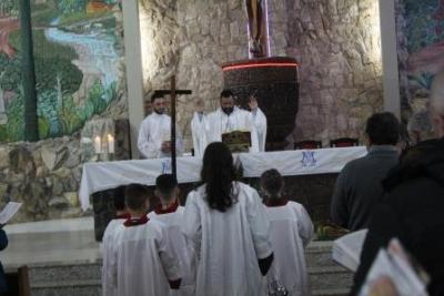 Nem a Chuva atrapalhou a FÃ© dos filhos de Nossa Senhora, que lotaram o SantuÃ¡rio para o Ãºltimo dia da Novena da Padroeira