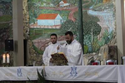 Nem a Chuva atrapalhou a FÃ© dos filhos de Nossa Senhora, que lotaram o SantuÃ¡rio para o Ãºltimo dia da Novena da Padroeira