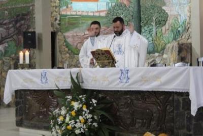 Nem a Chuva atrapalhou a FÃ© dos filhos de Nossa Senhora, que lotaram o SantuÃ¡rio para o Ãºltimo dia da Novena da Padroeira