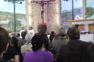 Nem a Chuva atrapalhou a FÃ© dos filhos de Nossa Senhora, que lotaram o SantuÃ¡rio para o Ãºltimo dia da Novena da Padroeira