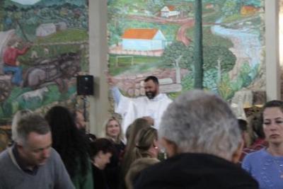 Nem a Chuva atrapalhou a FÃ© dos filhos de Nossa Senhora, que lotaram o SantuÃ¡rio para o Ãºltimo dia da Novena da Padroeira