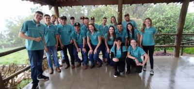 Jovens da Coprossel realizam viagem para participar de treinamento com foco na cooperaÃ§Ã£o 