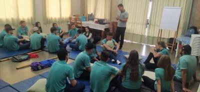 Jovens da Coprossel realizam viagem para participar de treinamento com foco na cooperaÃ§Ã£o 