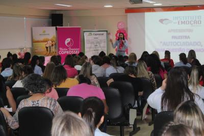 Evento Outubro Rosa Coprossel demonstra forÃ§a, importÃ¢ncia e superaÃ§Ã£o da mulher 
