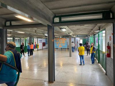 VotaÃ§Ã£o iniciou tranquila em Laranjeiras do Sul, com poucos eleitores na 1Âª hora de votaÃ§Ã£o