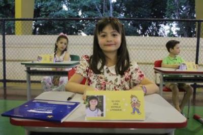 Noite de AutÃ³grafos dos alunos do Jardim 2 da Escola AluÃ­sio Maier foi um verdadeiro sucesso