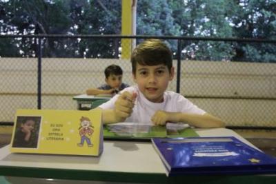 Noite de AutÃ³grafos dos alunos do Jardim 2 da Escola AluÃ­sio Maier foi um verdadeiro sucesso