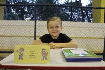 Noite de AutÃ³grafos dos alunos do Jardim 2 da Escola AluÃ­sio Maier foi um verdadeiro sucesso