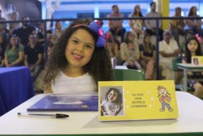 Noite de AutÃ³grafos dos alunos do Jardim 2 da Escola AluÃ­sio Maier foi um verdadeiro sucesso
