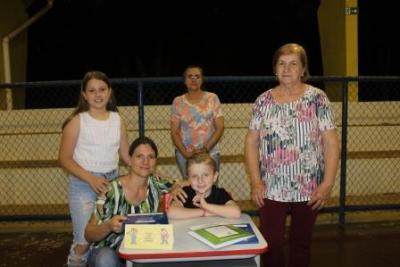 Noite de AutÃ³grafos dos alunos do Jardim 2 da Escola AluÃ­sio Maier foi um verdadeiro sucesso