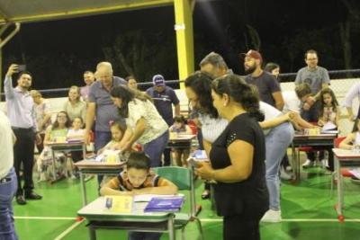 Noite de AutÃ³grafos dos alunos do Jardim 2 da Escola AluÃ­sio Maier foi um verdadeiro sucesso