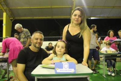 Noite de AutÃ³grafos dos alunos do Jardim 2 da Escola AluÃ­sio Maier foi um verdadeiro sucesso