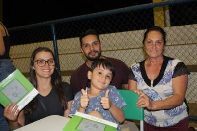 Noite de AutÃ³grafos dos alunos do Jardim 2 da Escola AluÃ­sio Maier foi um verdadeiro sucesso