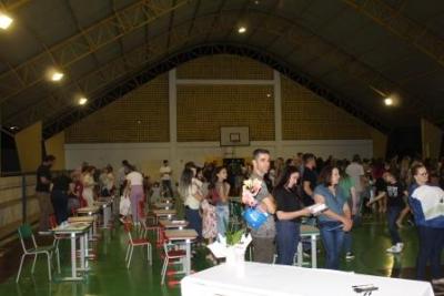 Noite de AutÃ³grafos dos alunos do Jardim 2 da Escola AluÃ­sio Maier foi um verdadeiro sucesso