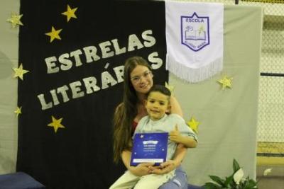 Noite de AutÃ³grafos dos alunos do Jardim 2 da Escola AluÃ­sio Maier foi um verdadeiro sucesso