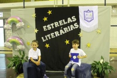 Noite de AutÃ³grafos dos alunos do Jardim 2 da Escola AluÃ­sio Maier foi um verdadeiro sucesso